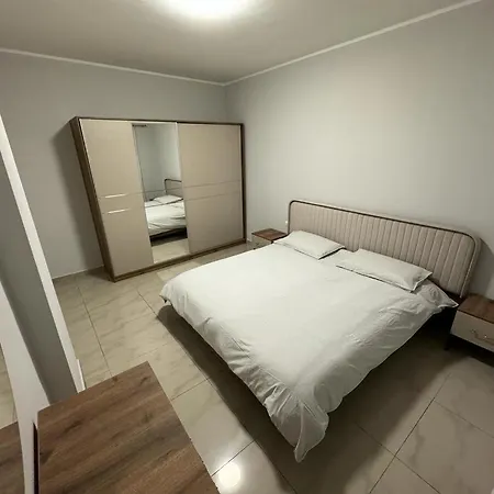 Luxury Downtown Апартаменты