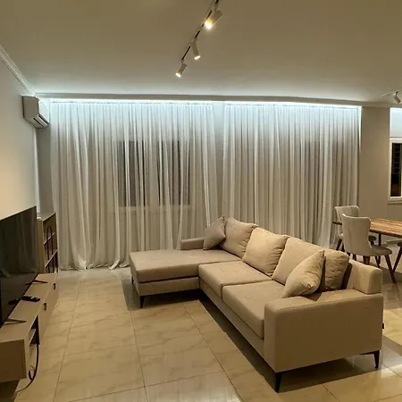 Luxury Downtown Дуррес