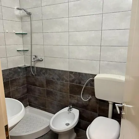 Luxury Downtown Дуррес